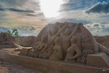 El famoso belén de arena de Las Canteras, icono de la Navidad grancanaria/Antonio Rico.